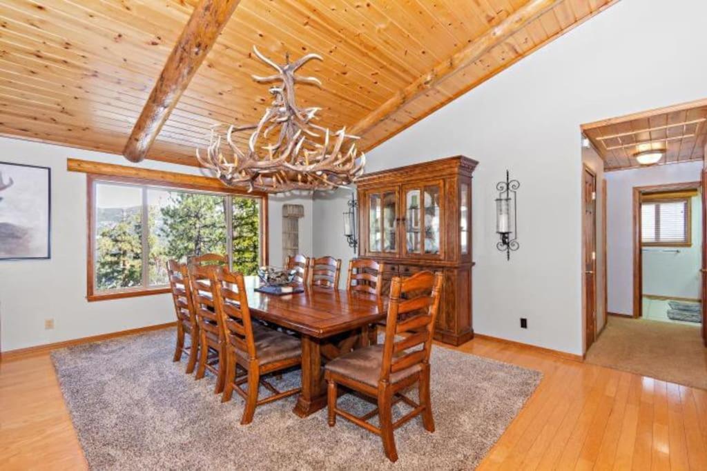 Custom Single Story Cabin With Jacuzzi Pool Table & Big Game Room With Arcade Games Биг Беър Лейк Екстериор снимка