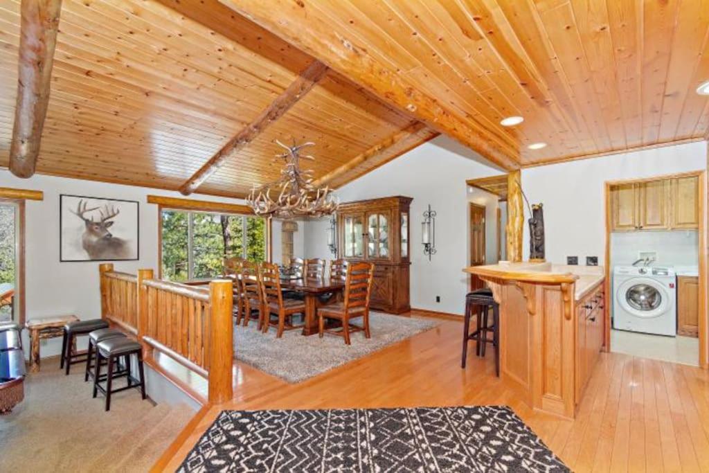 Custom Single Story Cabin With Jacuzzi Pool Table & Big Game Room With Arcade Games Биг Беър Лейк Екстериор снимка